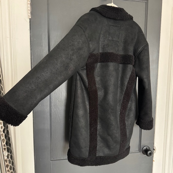 Hollister Women’s Faux Suede & Shearling Coat - Picture 4 of 7